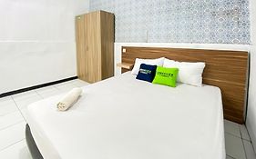 Urbanview Hotel Ultima Veteran Garut
